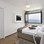 Front In With Sauna *