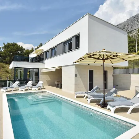 Semesterbostad Front In With Sauna Omiš