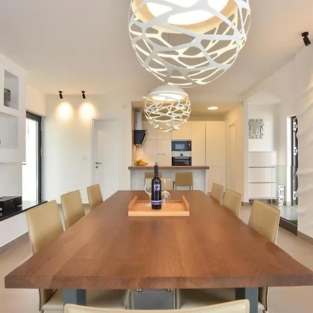 Front In With Sauna *